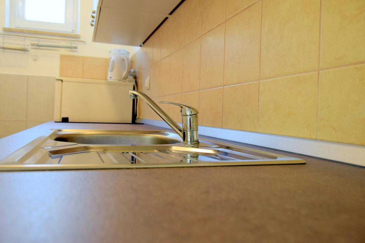 Miramar Gardenn Apartmment Banjol エクステリア 写真