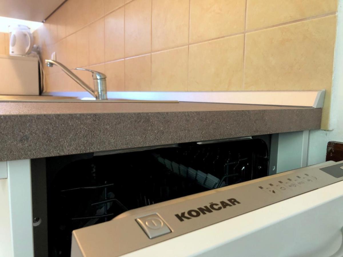 Miramar Gardenn Apartmment Banjol エクステリア 写真