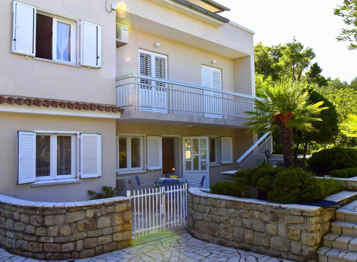 Miramar Gardenn Apartmment Banjol エクステリア 写真