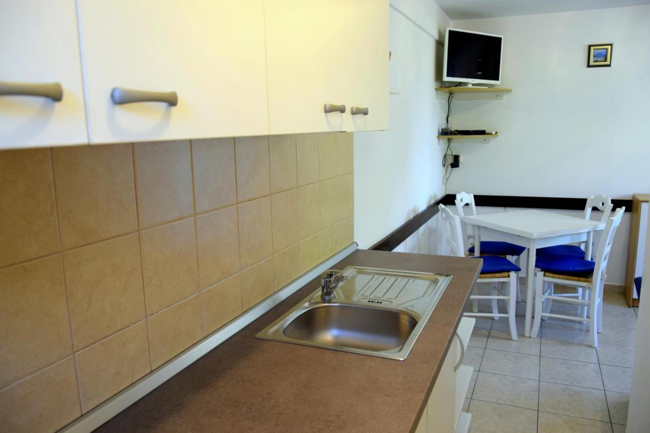 Miramar Gardenn Apartmment Banjol エクステリア 写真