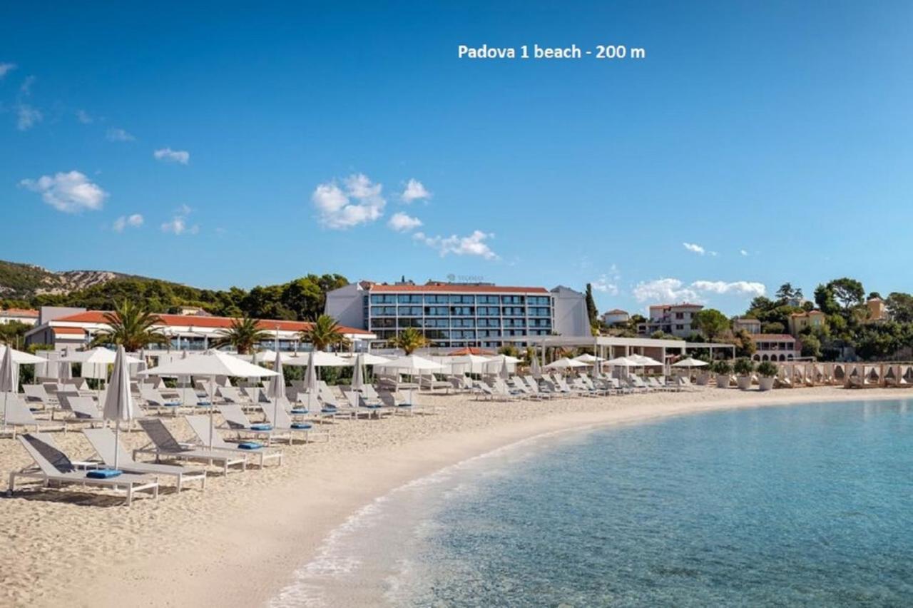 Miramar Gardenn Apartmment Banjol エクステリア 写真