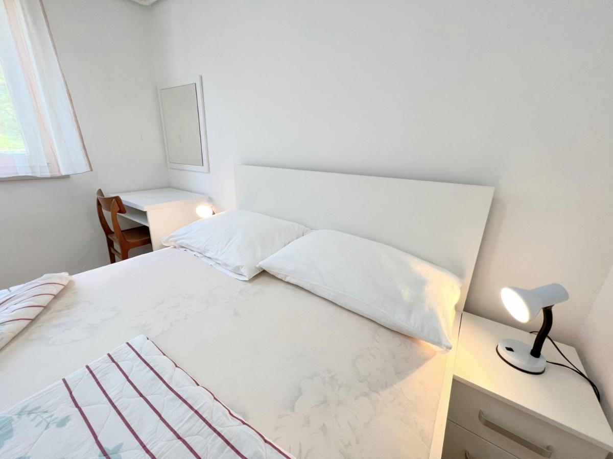 Miramar Gardenn Apartmment Banjol エクステリア 写真