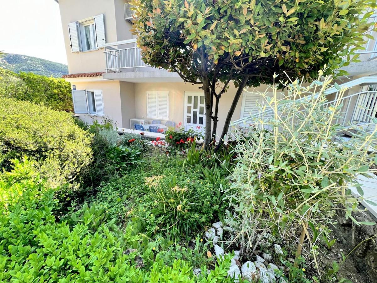 Miramar Gardenn Apartmment Banjol エクステリア 写真