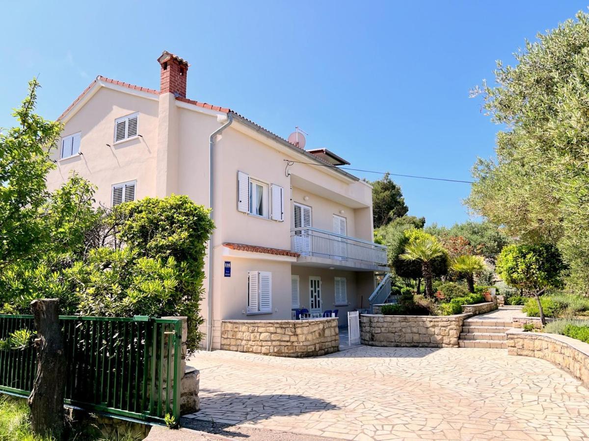 Miramar Gardenn Apartmment Banjol エクステリア 写真